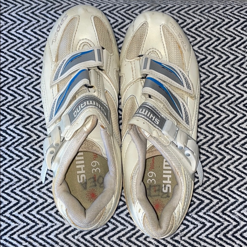 white/blue shimano cycling / spin shoes with clips